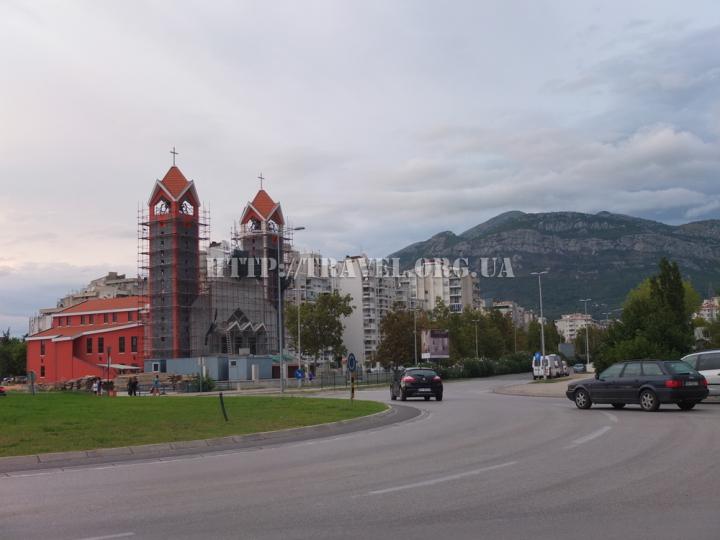 Новый современный собор в Баре